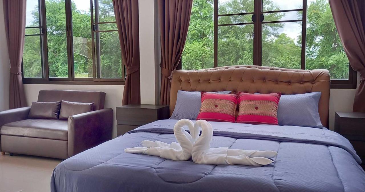 Bua Daeng Homestay Resort Kumphawapi Dış mekan fotoğraf
