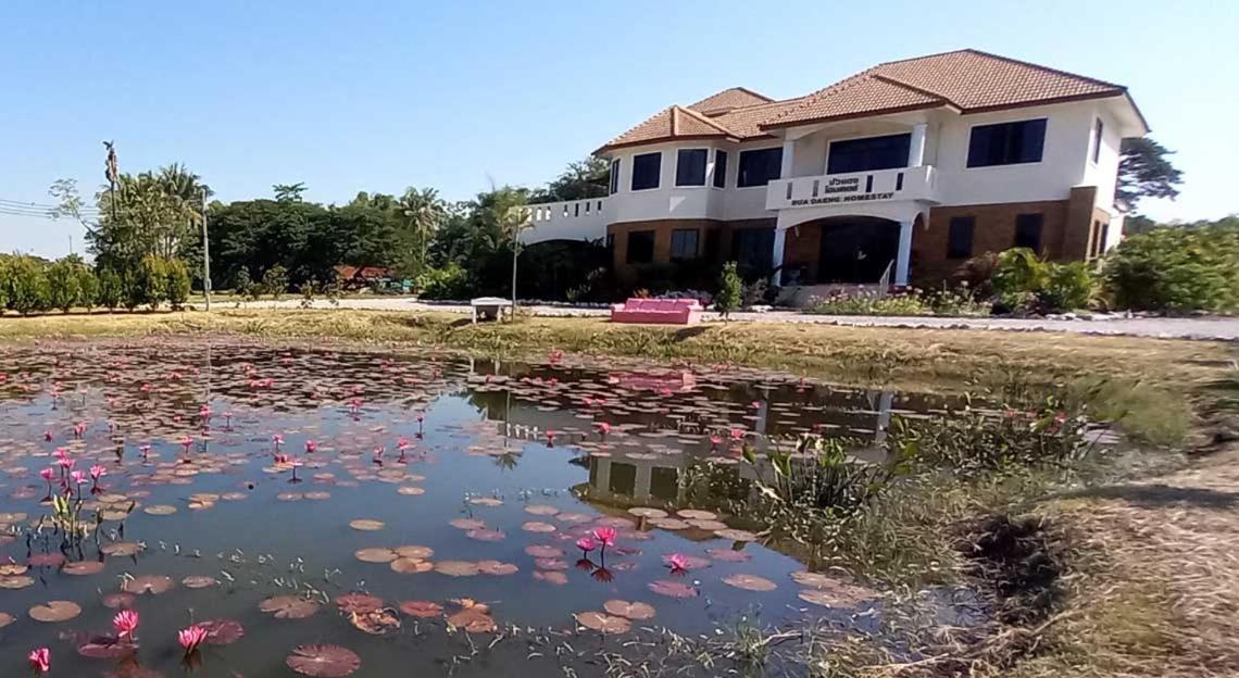 Bua Daeng Homestay Resort Kumphawapi Dış mekan fotoğraf