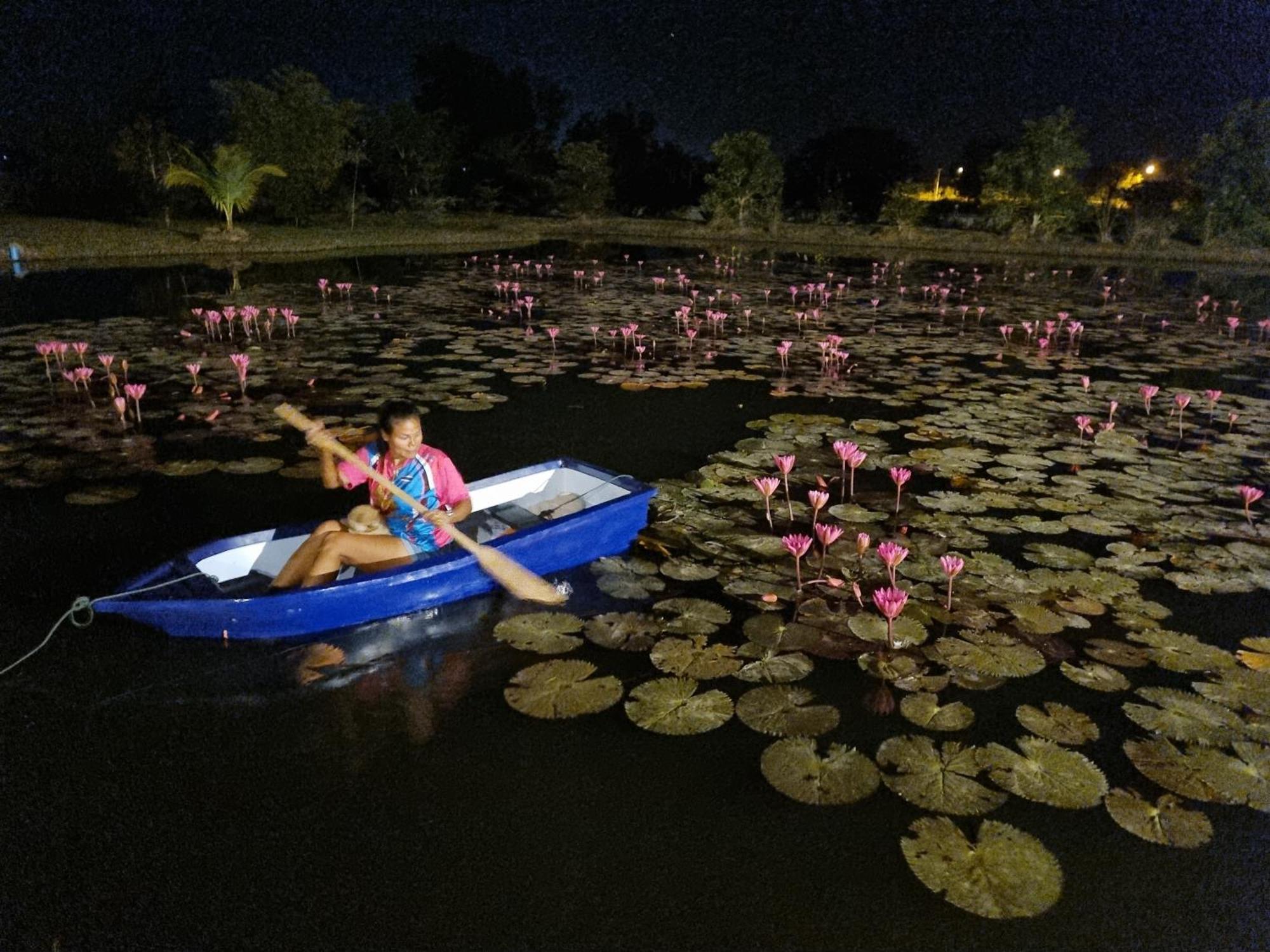 Bua Daeng Homestay Resort Kumphawapi Dış mekan fotoğraf