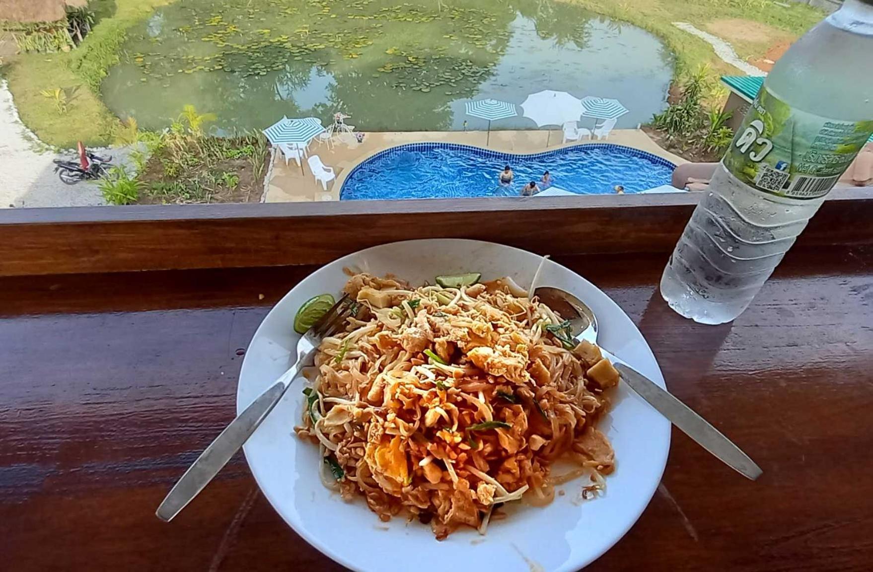 Bua Daeng Homestay Resort Kumphawapi Dış mekan fotoğraf