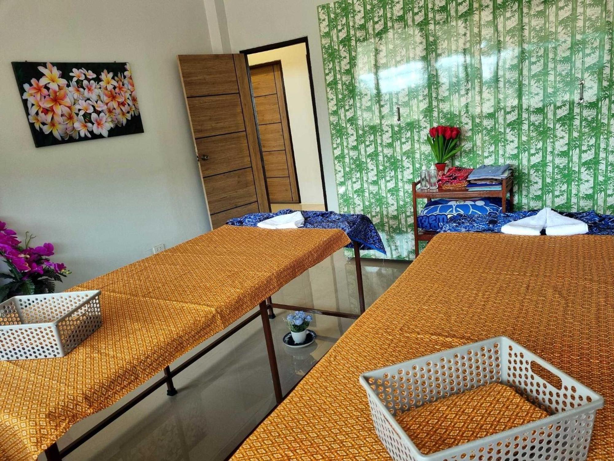 Bua Daeng Homestay Resort Kumphawapi Dış mekan fotoğraf