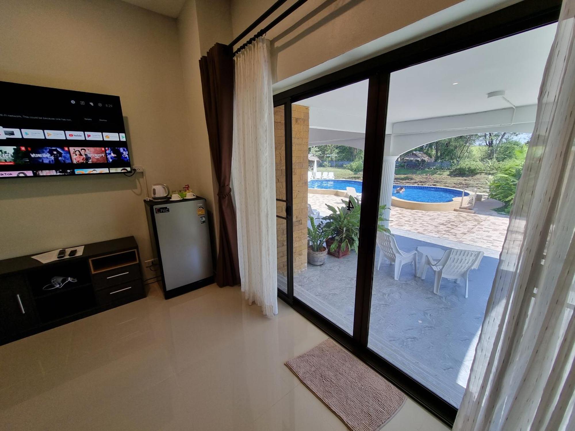Bua Daeng Homestay Resort Kumphawapi Dış mekan fotoğraf