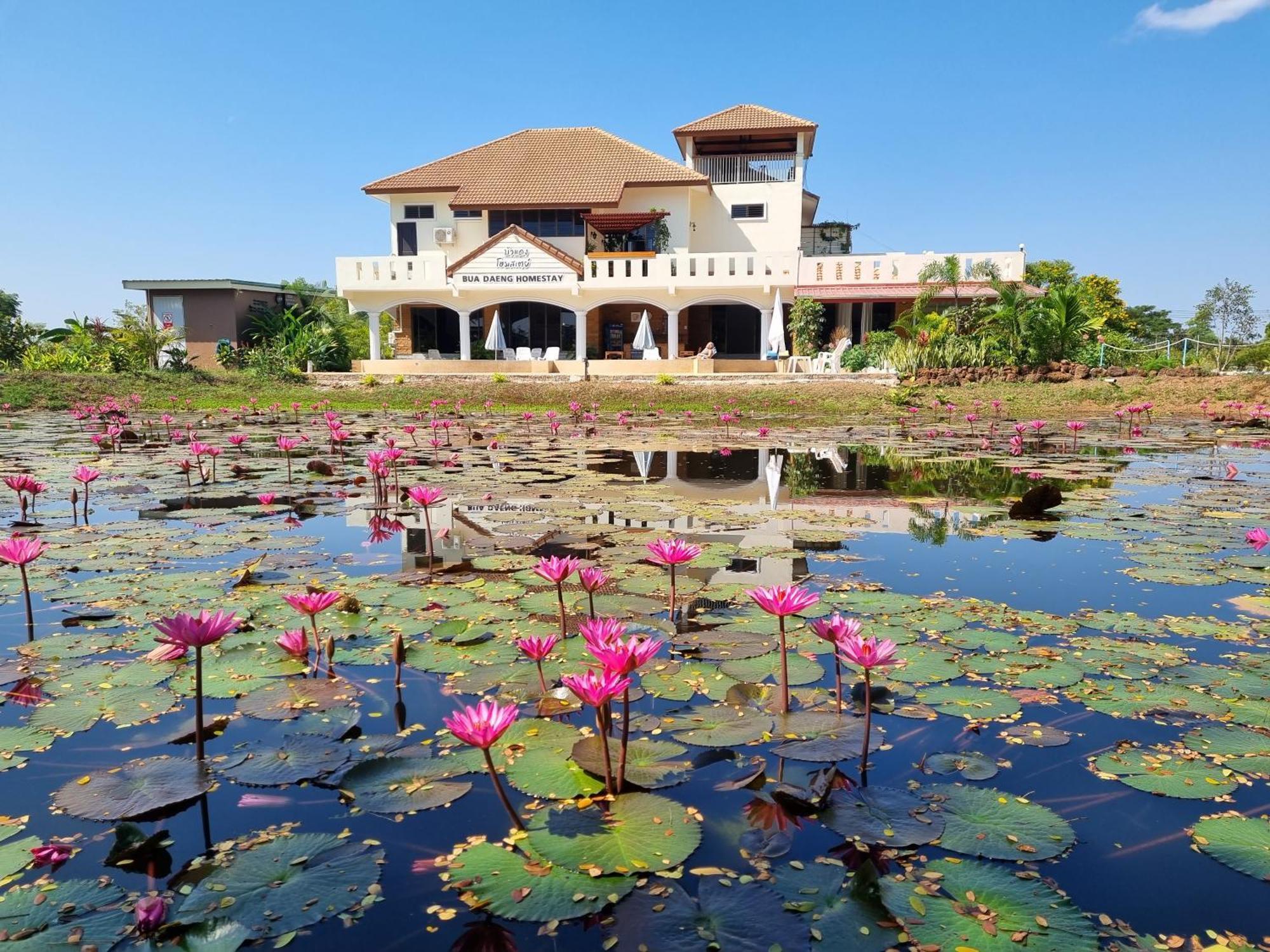 Bua Daeng Homestay Resort Kumphawapi Dış mekan fotoğraf